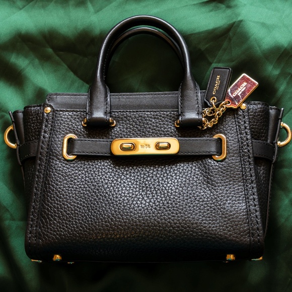 Coach Swagger Pebble Leather Black - Picture 1 of 11